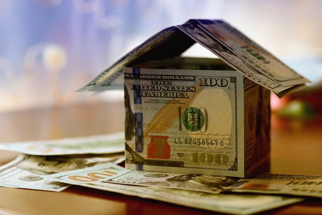 Real-Estate-dollar-house-background-475426238_2700x1800-640x427