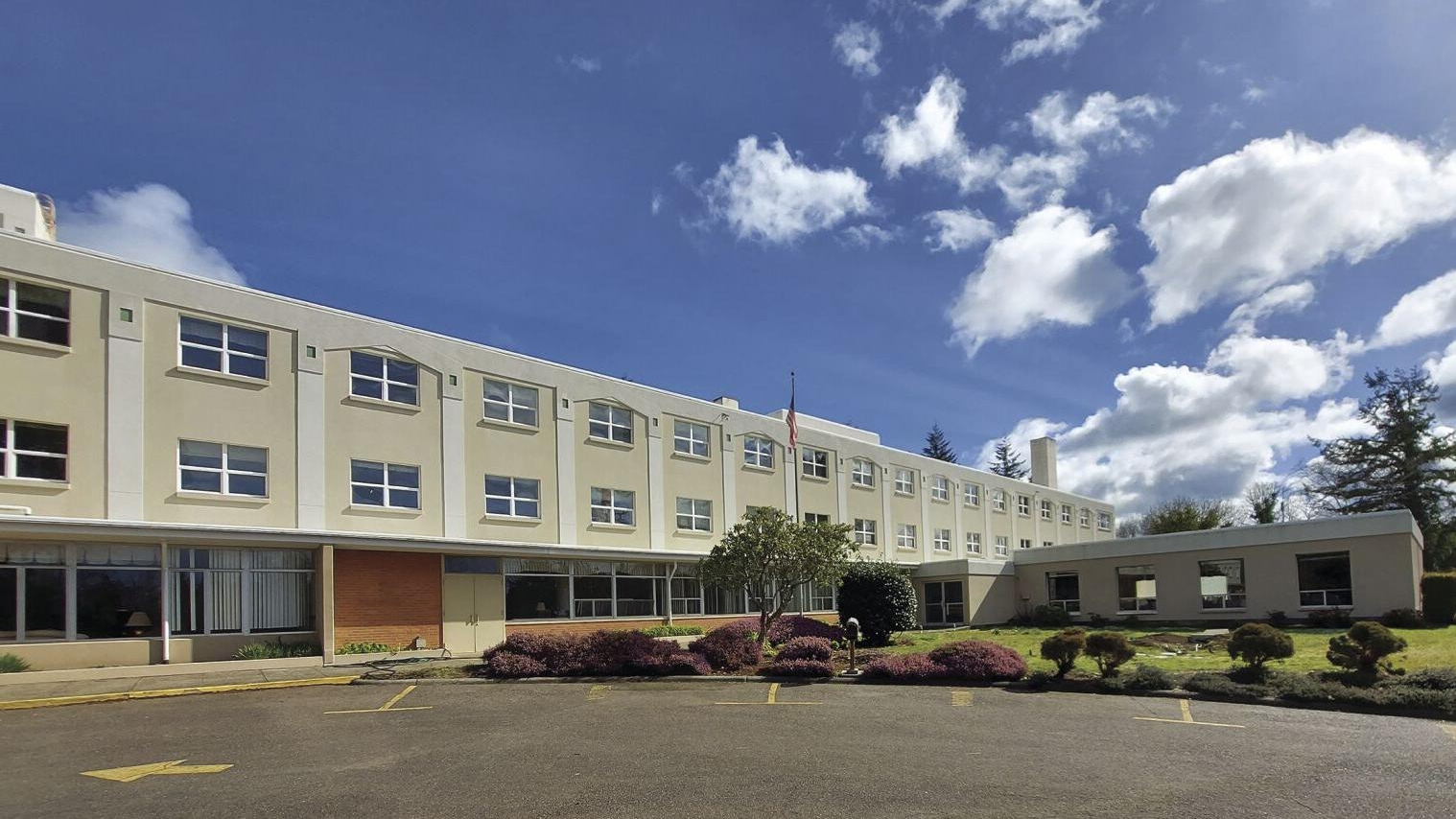 Eagle Crest Village Apts- OR